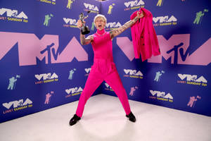 Machine Gun Kelly Mtv Award Wallpaper