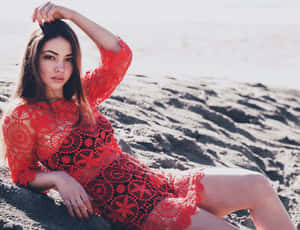 Madelyn Cline At The Beach Wallpaper