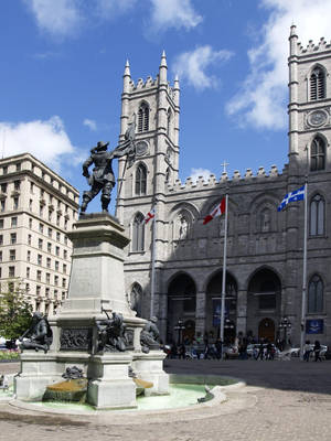 Maisonneuve Monument In Montreal Wallpaper