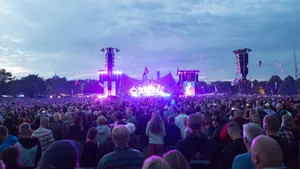 Majestic Sunset Over Independence Park Wallpaper