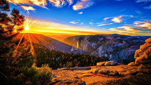 Majestic Sunset Over Rocky Mountain National Park Wallpaper