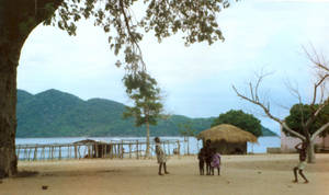 Malawi Huts Lake Wallpaper