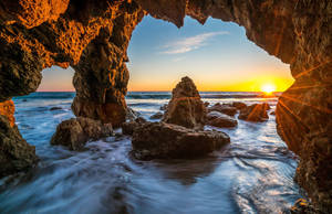 Malibu Jagged Cave Wallpaper