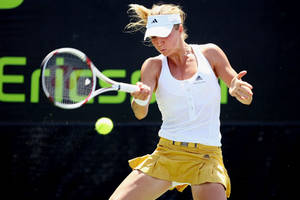 Maria Kirilenko - A Visual Blend Of Strength And Poise Wallpaper