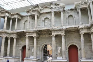 Market Gate Of Miletus On Museum Island Wallpaper