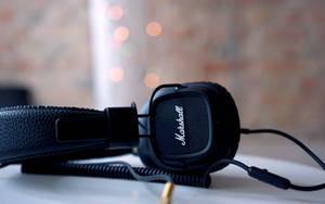 Marshall Headphone Focus Photography Wallpaper