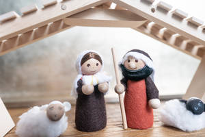 Mary And Joseph Figurines Nativity Scene Wallpaper