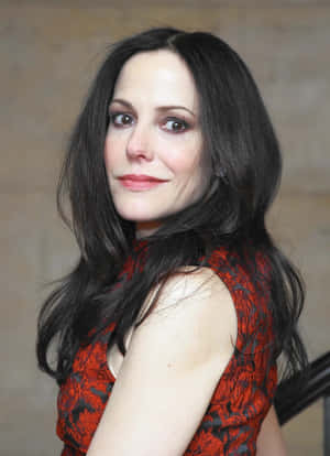 Mary Louise Parker Posing For A Professional Photoshoot Wallpaper