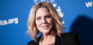 Mary Mccormack With Short Hair Wallpaper