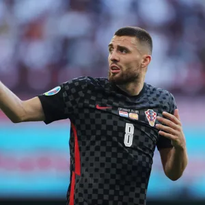 Mateo Kovacic Black 8 Wallpaper