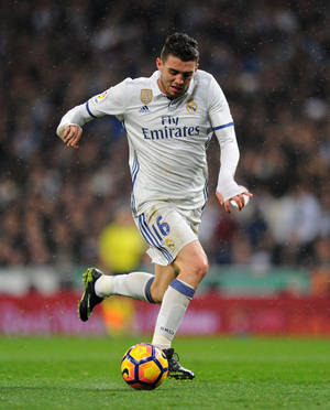 Mateo Kovacic Blurry Phone Wallpaper