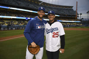 Max Homa With Dodgers Clayton Kershaw Wallpaper