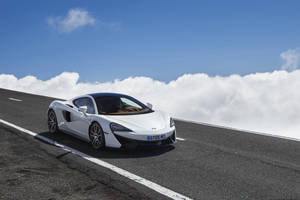 Mclaren White 570 Gt Wallpaper