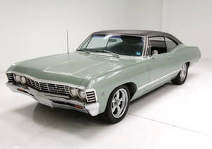 Meadow Green Chevrolet Impala 1967 Wallpaper