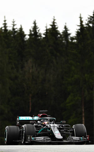 Mercedes Racing Car Of Lewis Hamilton F1 Wallpaper