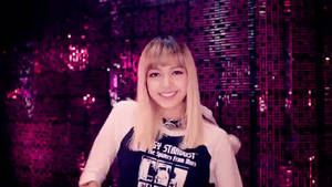 Mesmerizing Beauty Of Lisa From Blackpink Wallpaper