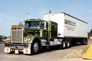 Metallic Green Kenworth W900 Wallpaper