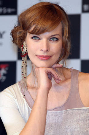 Milla Jovovich Resident Evil Afterlife Premiere Wallpaper