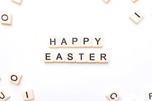 Minimalist Happy Easter Scrabble Tiles Wallpaper