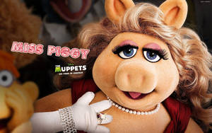 Miss Piggy Gorgeous Look Curly Hair Wallpaper