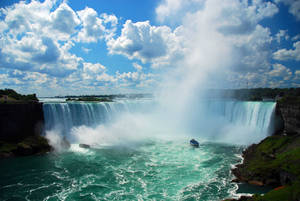 Misty Niagara Falls Wallpaper