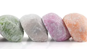 Mochi Line Wallpaper