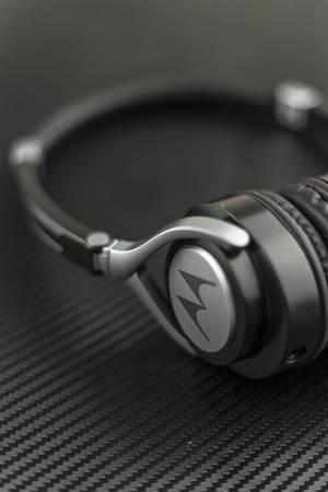 Motorola Black Headphones Wallpaper