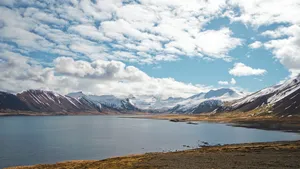 Mountain Lake Wallpaper