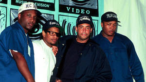 N.w.a. Rappers 1991 Mtv Video Music Awards Wallpaper