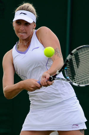 Nadia Petrova Excellent Double-handed Stroke Wallpaper