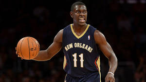 Nba Defense Player Jrue Holiday Wallpaper