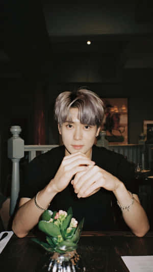 Nct Jaehyun In Casual Black Tee Wallpaper