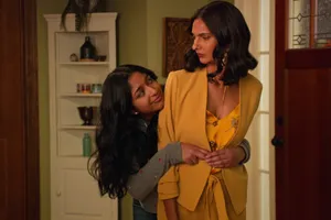 Never Have I Ever Hate My Mom Wallpaper