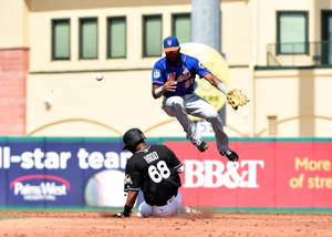 New York Mets Jump Wallpaper