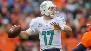 Nfl Miami Dolphins Quarterback Game Ryan Tannehill Wallpaper