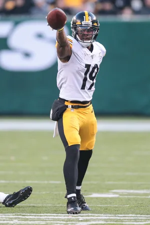 Nfl Star Juju Smith Schuster Wallpaper