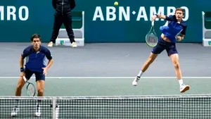 Nicolas Mahut In Action At The 2018 French Open Wallpaper