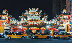 Night In Raohe Street Taipei Wallpaper