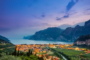Night Time In Lago Di Garda Wallpaper