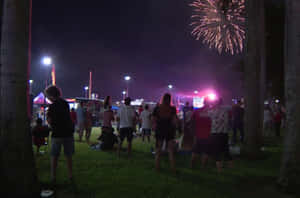 Nighttime Fireworks Eventat Independence Park Wallpaper