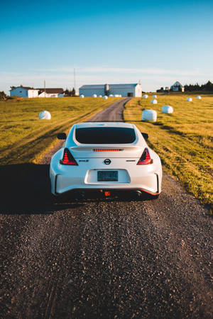 Nissan 370z Headed To The Town Wallpaper