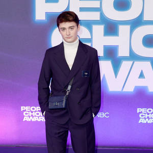 Noah Schnapp At People's Choice Awards Wallpaper