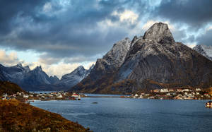Norway Jagged Mountains Of Reine Wallpaper