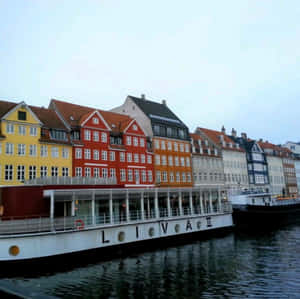 Nyhavn Liva Ii Boat Dark Scenic View Wallpaper