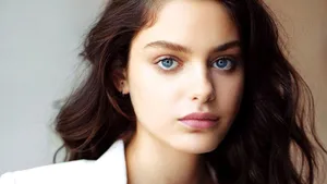 Odeya Rush Beautiful Wallpaper