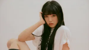 Oh My Girl Charismatic Mimi Wallpaper