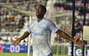 Ola Kamara D.c. United Score Goal Vs. Inter Miami Wallpaper