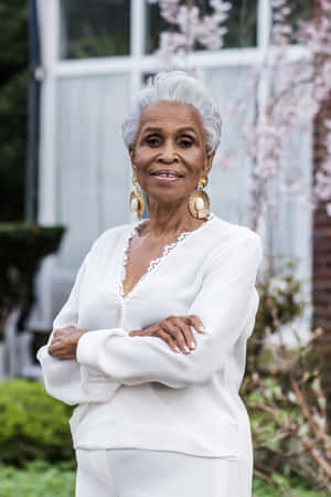 Older Black Woman Dorothy Butler Gilliam Wallpaper