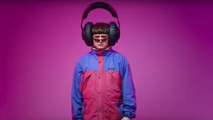 Oliver Tree Oversized Headphones Wallpaper