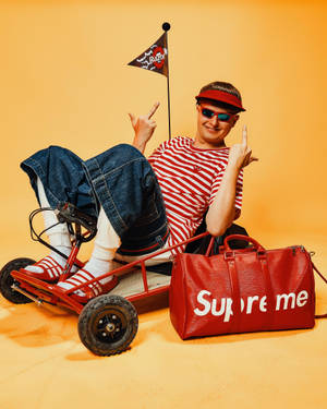 Oliver Tree Red Supreme Bag Wallpaper